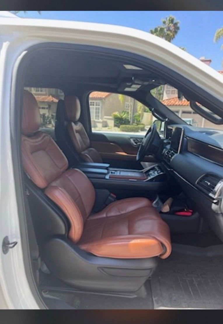 Used 2020 Lincoln Navigator Reserve w/ Equipment Group 208A Reserve AWD/4WD image 6
