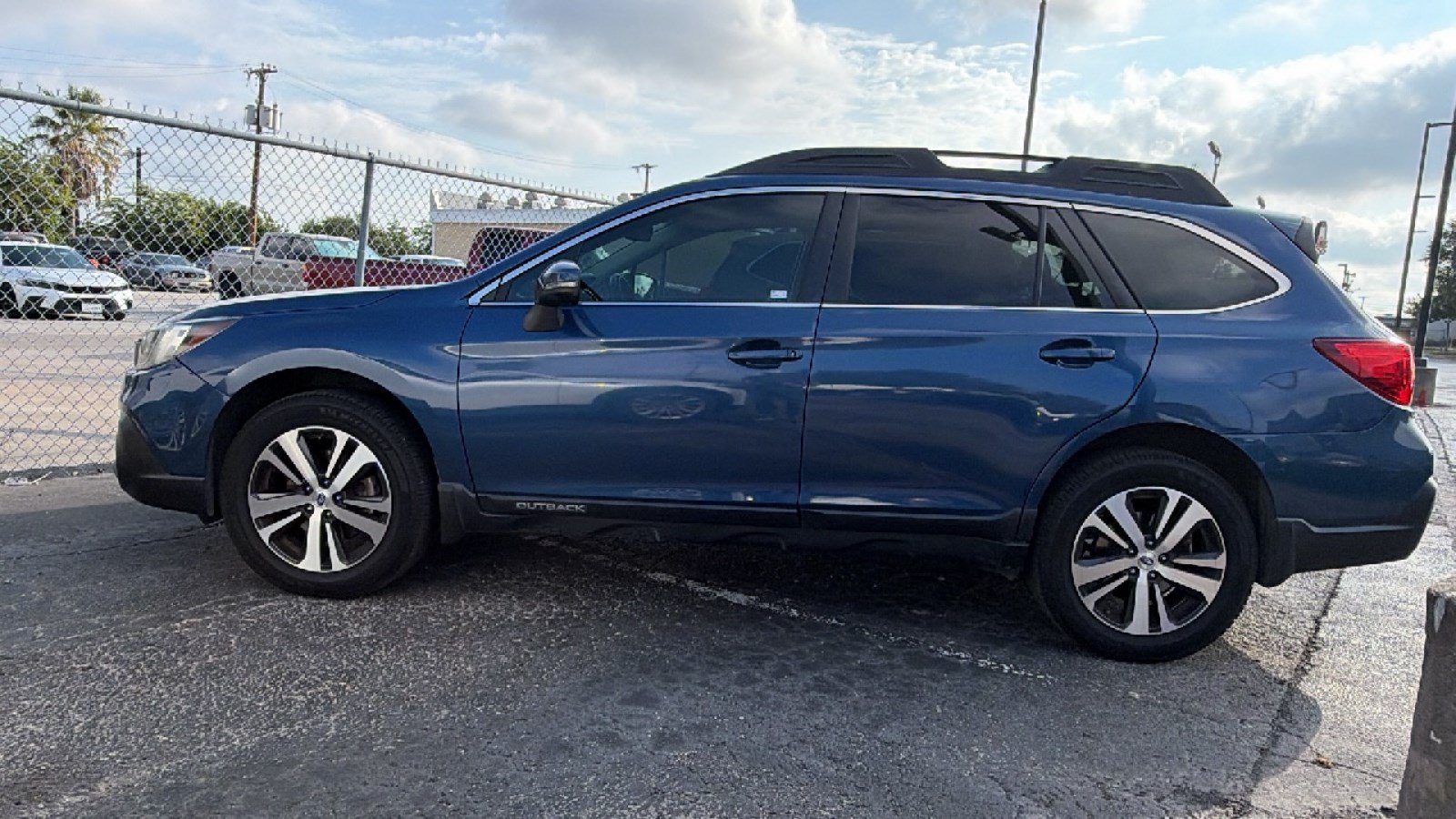 Used 2019 Subaru Outback 2.5i Limited w/ Popular Package #2 AWD/4WD image 6