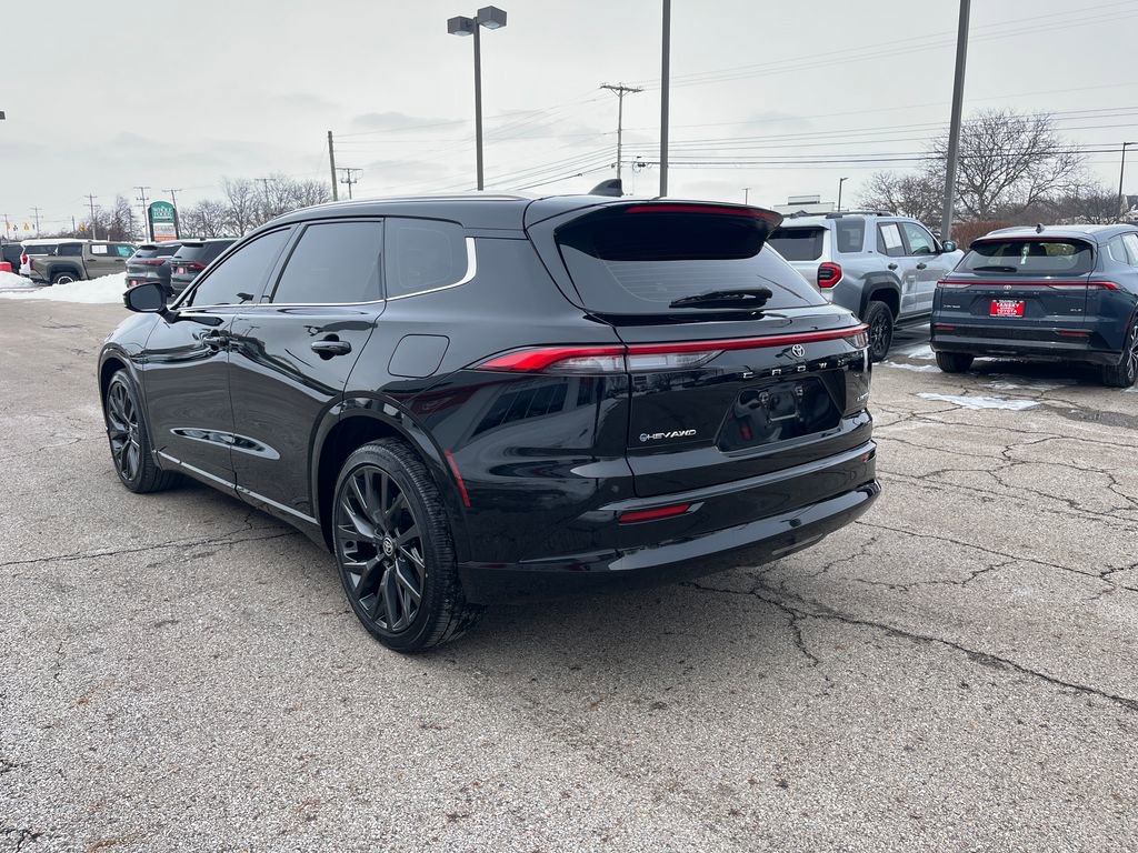 Certified 2025 Toyota Crown Signia image 3