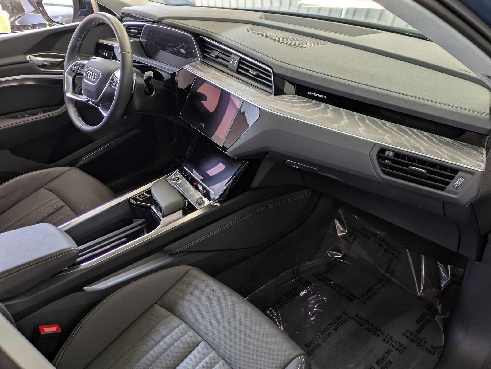 Used 2024 Audi Q8 e-tron Premium Plus w/ Premium Plus Package AWD/4WD image 21