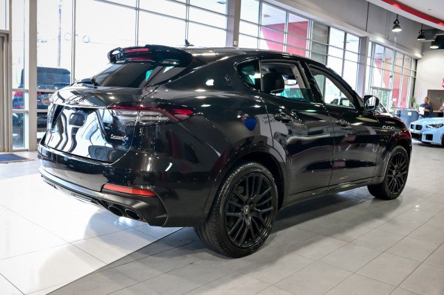 Used 2022 Maserati Levante Modena AWD/4WD image 6