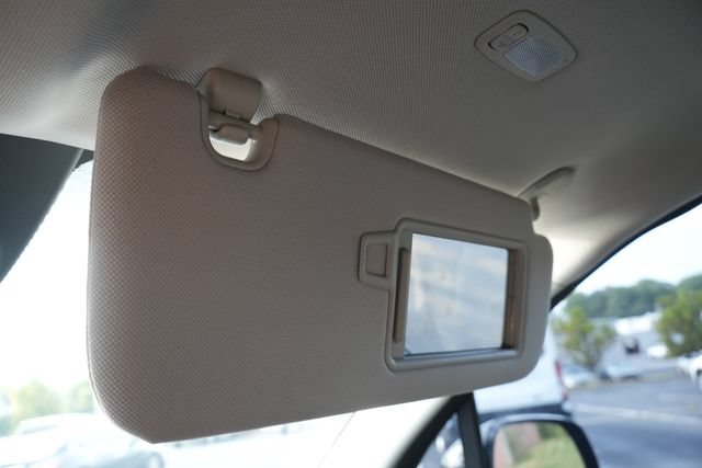 Used 2022 Kia Sorento EX w/ Panoramic Sunroof Package FWD image 45