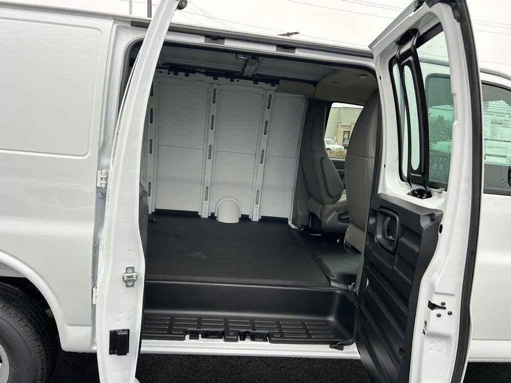 New 2026 GMC Savana 2500 w/ Driver Convenience Package image 15