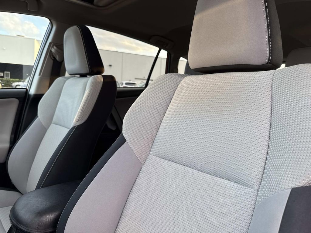 Used 2018 Toyota RAV4 XLE image 25