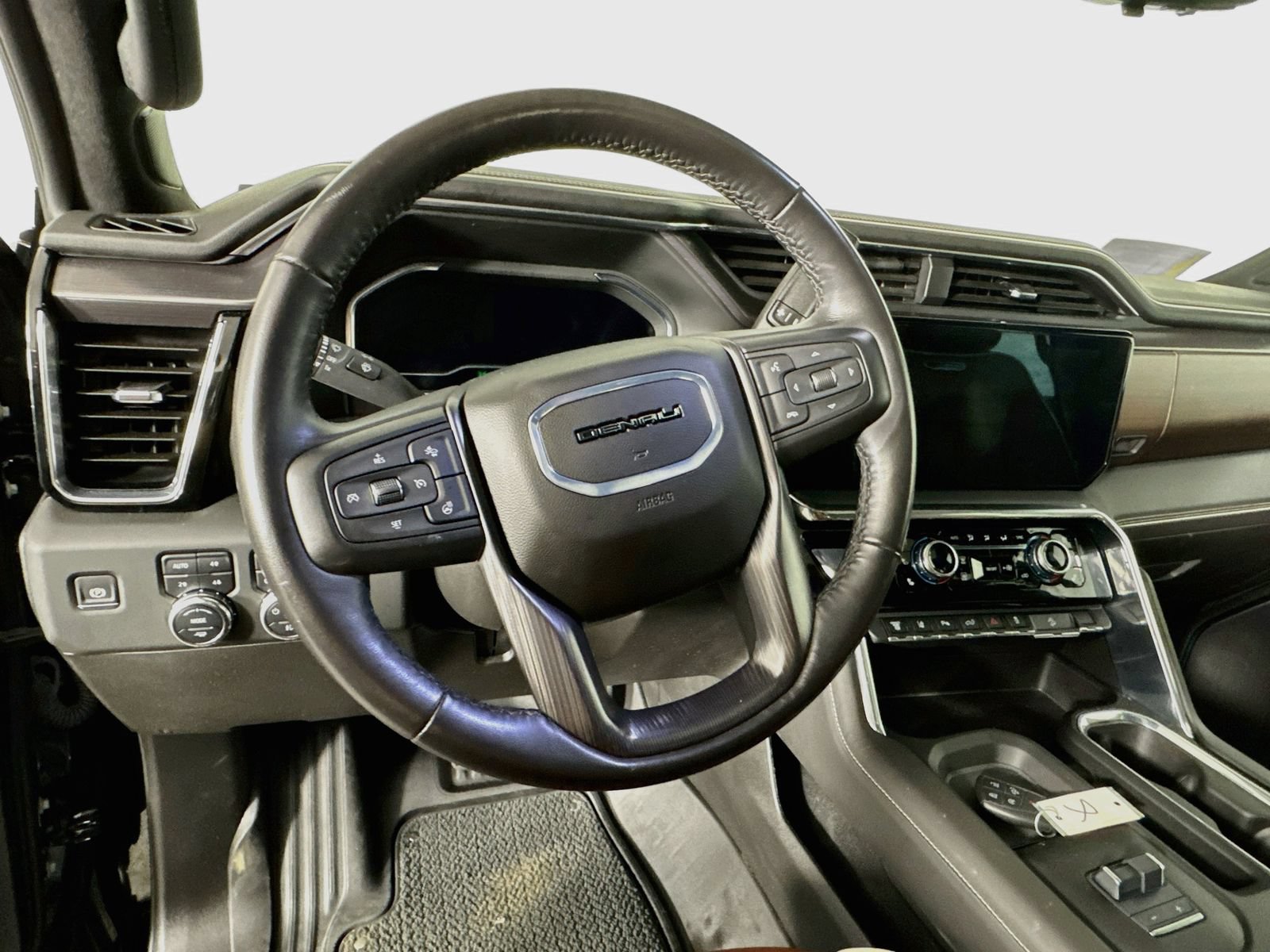 Used 2024 GMC Sierra 2500 Denali Ultimate w/ Max Trailering Package AWD/4WD image 11