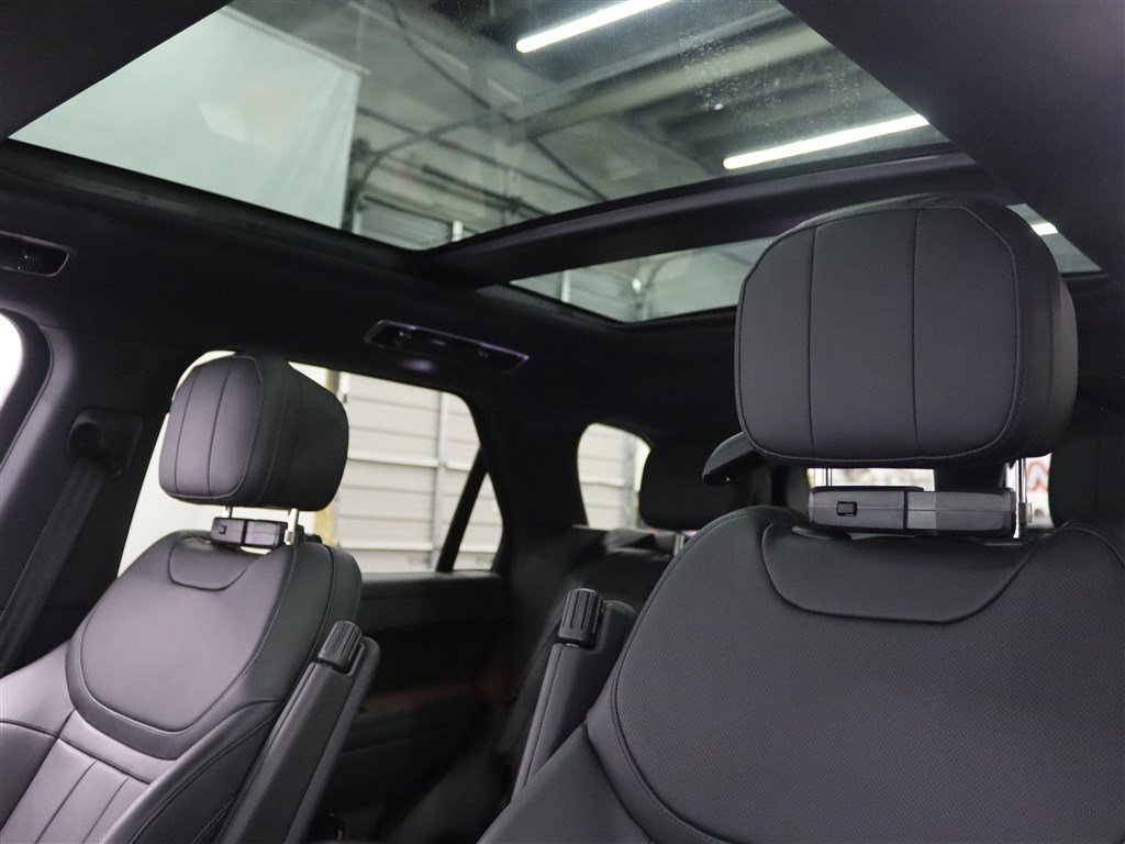 Used 2024 Land Rover Range Rover Sport SE image 40