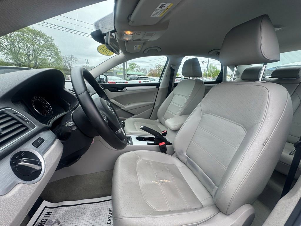 Used 2013 Volkswagen Passat 2.5 SE FWD image 29