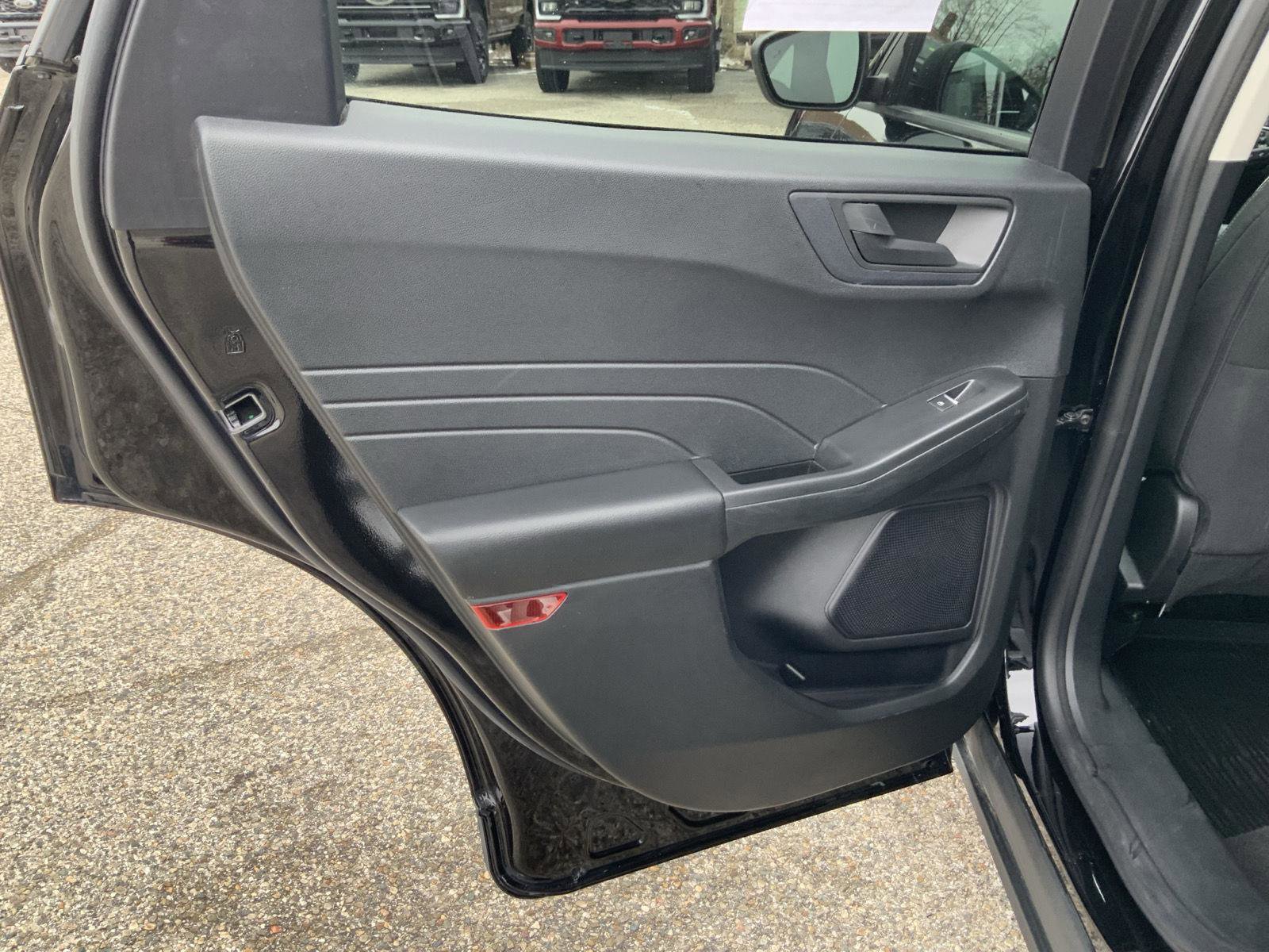 Used 2022 Ford Escape SE w/ Convenience Package image 50