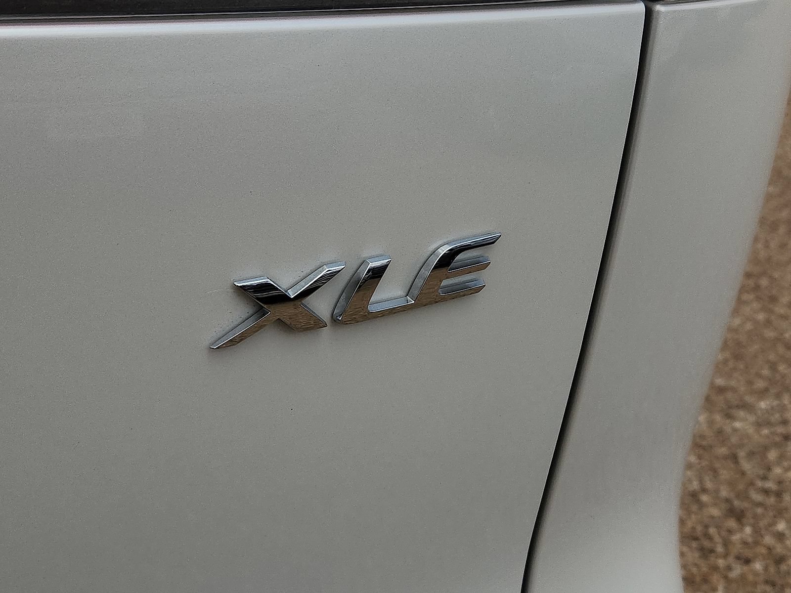 Used 2026 Toyota Corolla Cross XLE w/ Convenience Package FWD image 9
