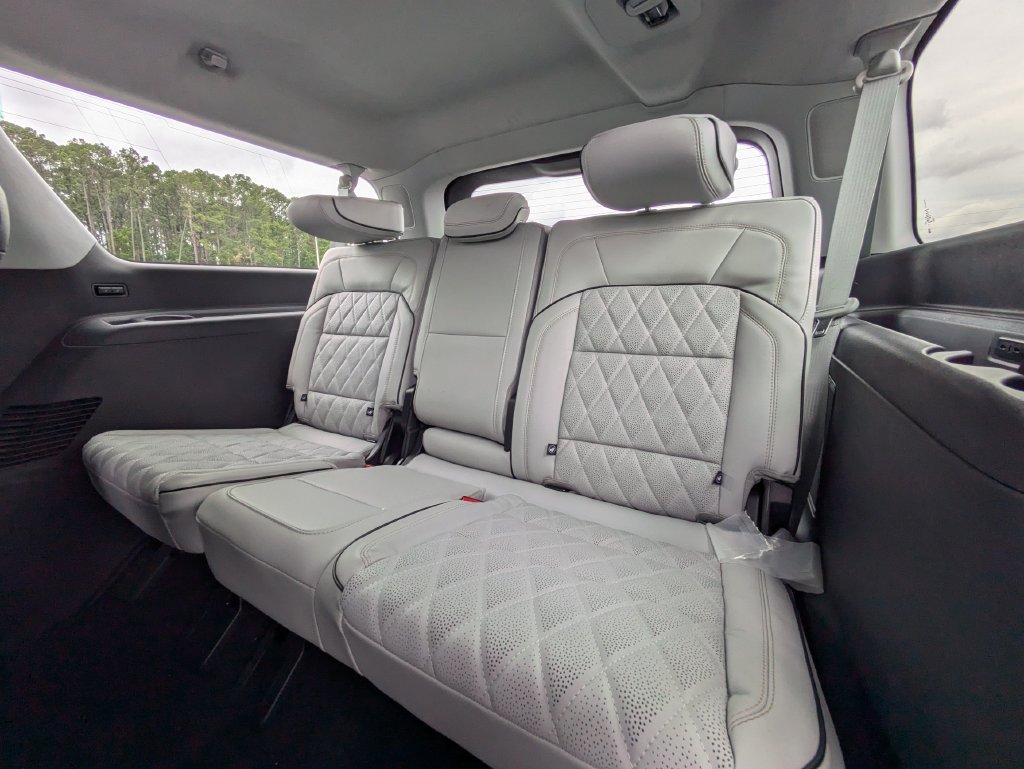 New 2026 Lincoln Navigator L Black Label AWD/4WD image 14