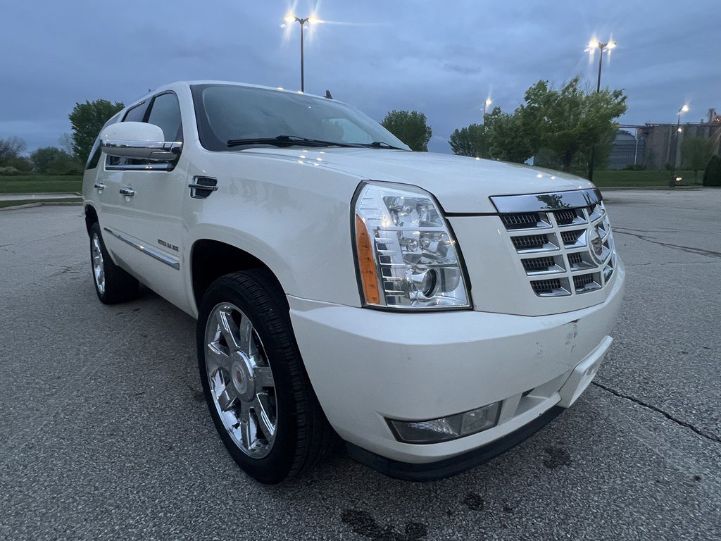 Used 2014 Cadillac Escalade Luxury AWD/4WD image 7