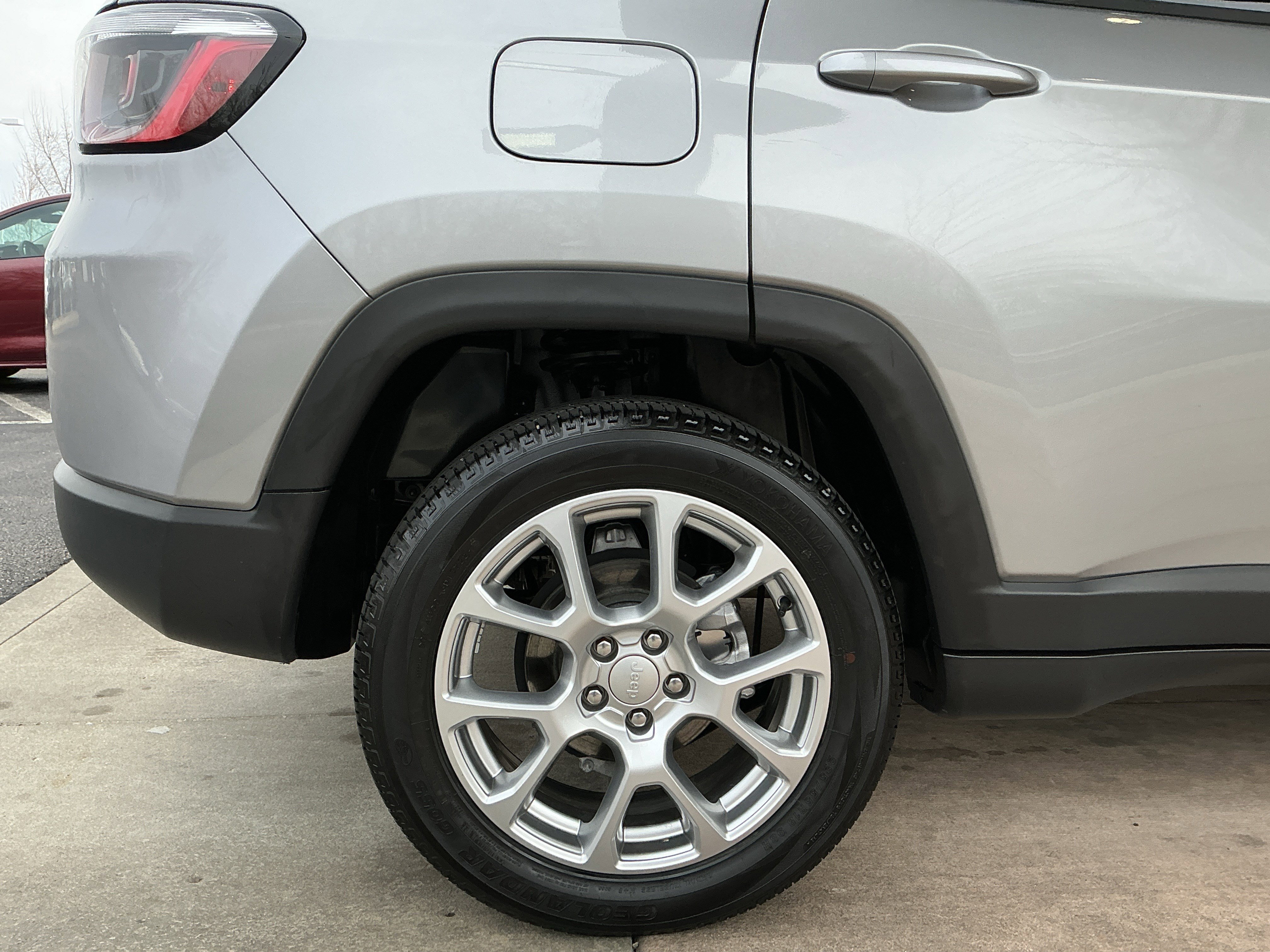 Used 2023 Jeep Compass Latitude AWD/4WD image 22