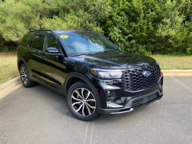 Used 2025 Ford Explorer ST-Line AWD/4WD image 1