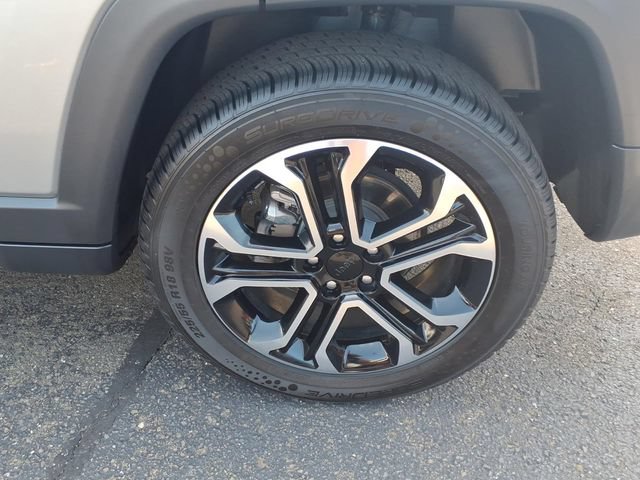 Certified 2023 Jeep Compass Limited w/ Sun and Sound Group AWD/4WD image 10