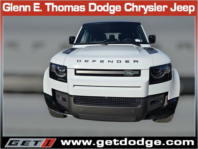 Used 2024 Land Rover Defender 130 X-Dynamic SE image 2