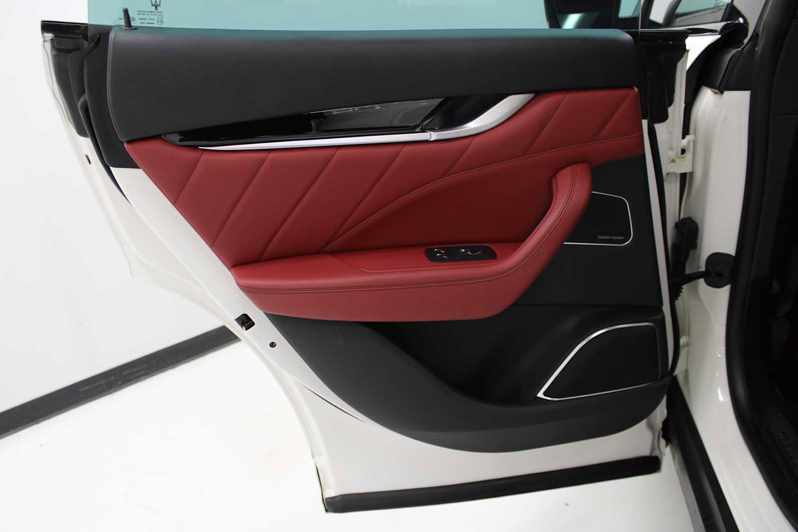 Used 2022 Maserati Levante GT image 36