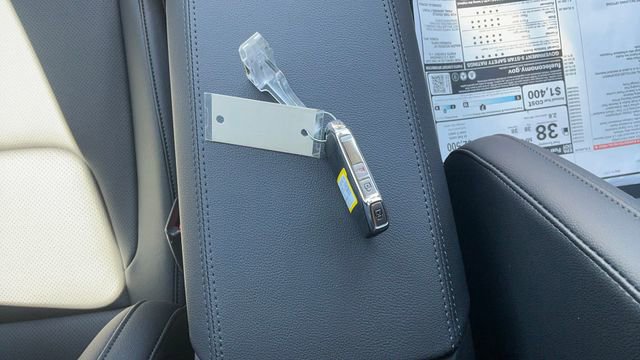 Used 2025 Kia Sportage EX image 27