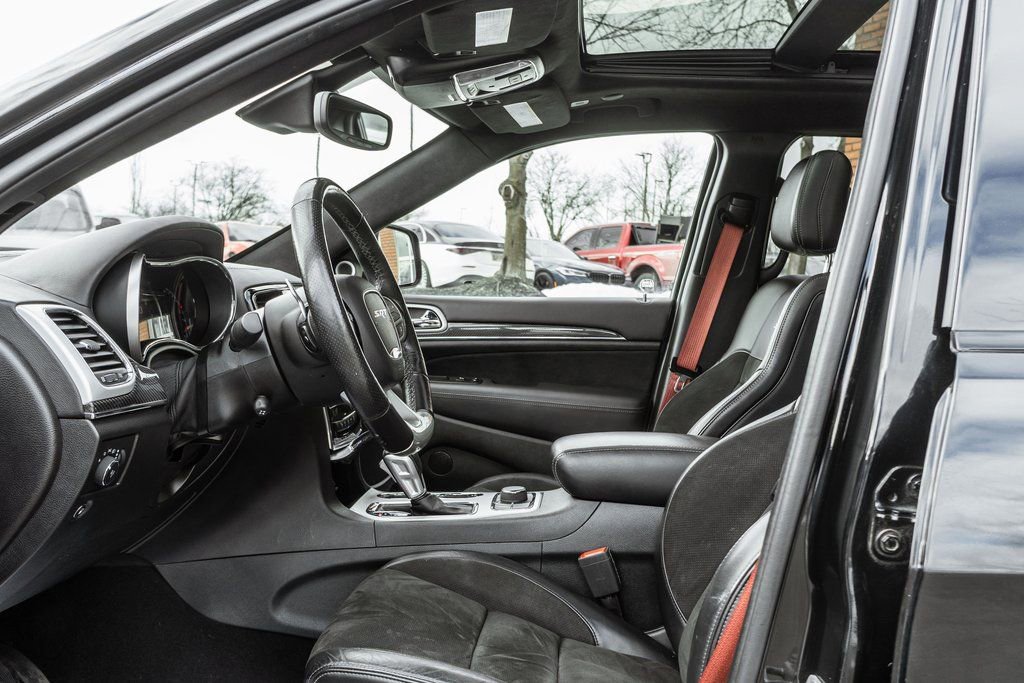 Used 2020 Jeep Grand Cherokee SRT image 29