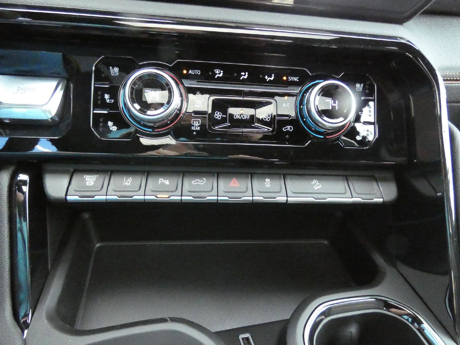 New 2026 GMC Sierra 2500 AT4 w/ AT4 Premium Plus Package AWD/4WD image 24