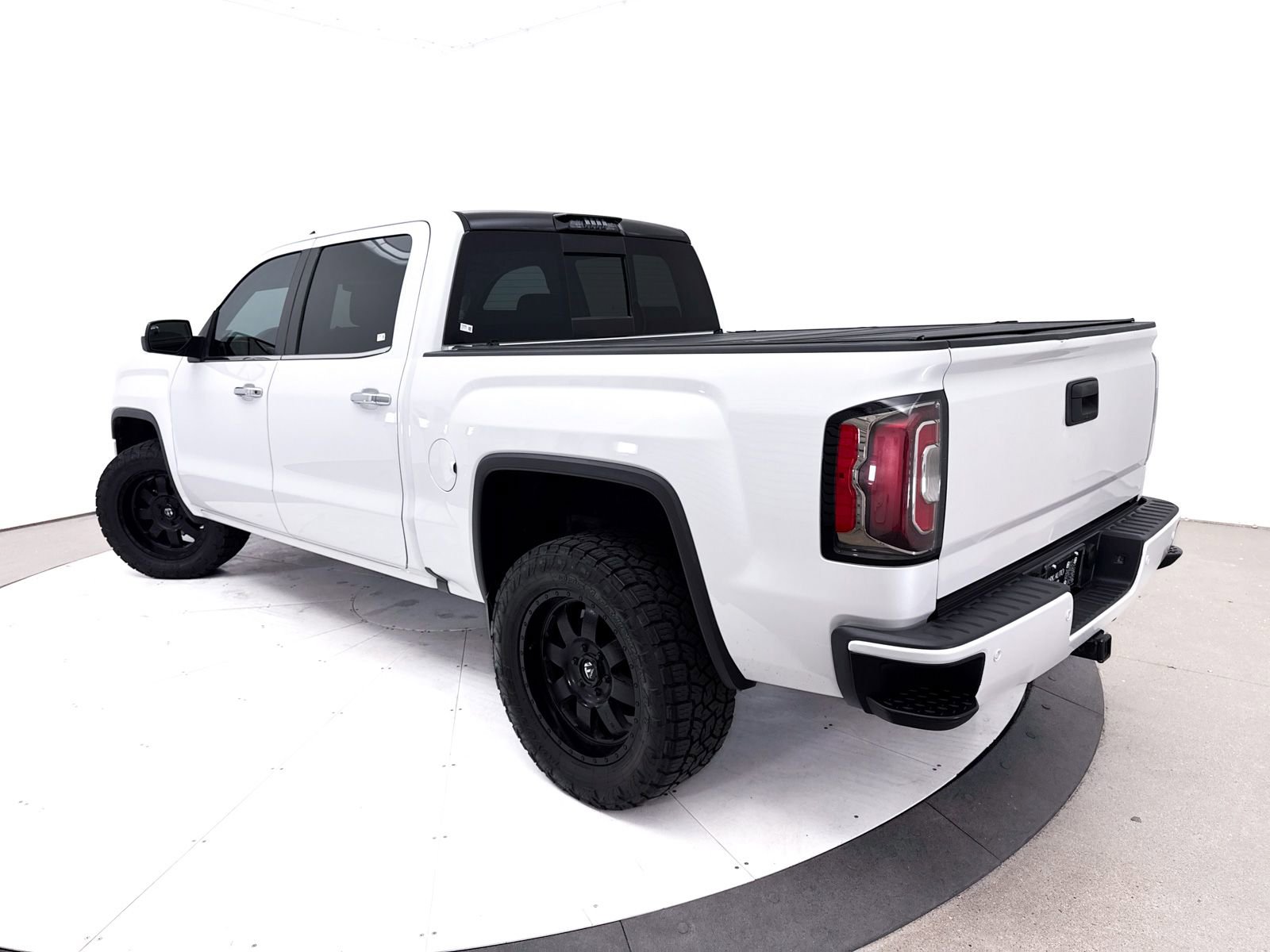 Used 2018 GMC Sierra 1500 Denali AWD/4WD image 8