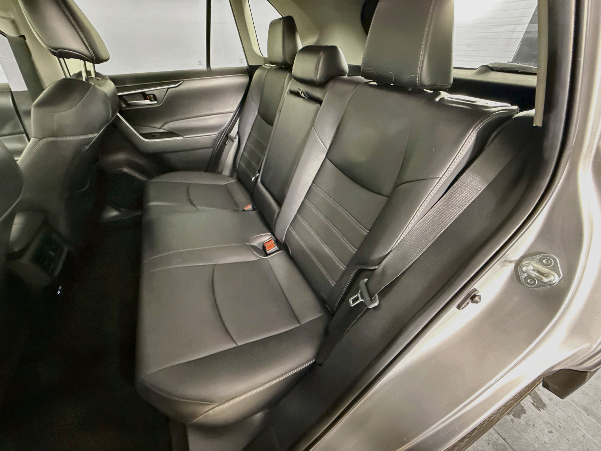 Used 2023 Toyota RAV4 XLE Premium FWD image 28