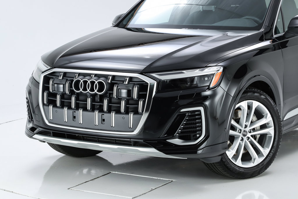 Used 2025 Audi Q7 3.0T Premium Plus AWD/4WD image 44