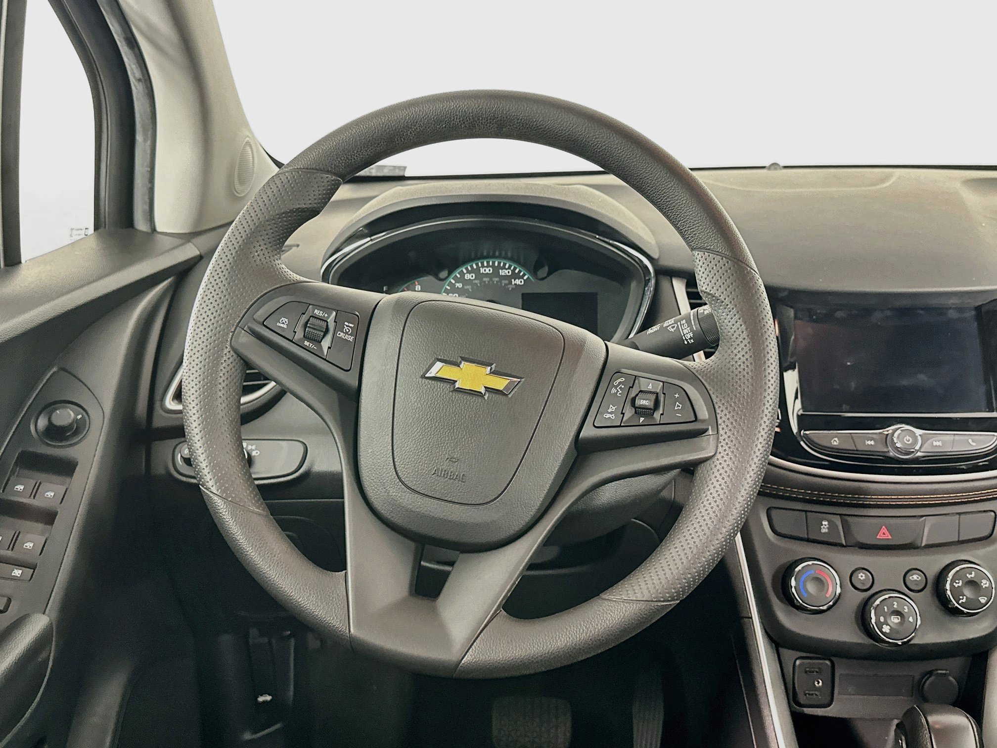 Used 2022 Chevrolet Trax LS w/ Tint and Cruise Package FWD image 17