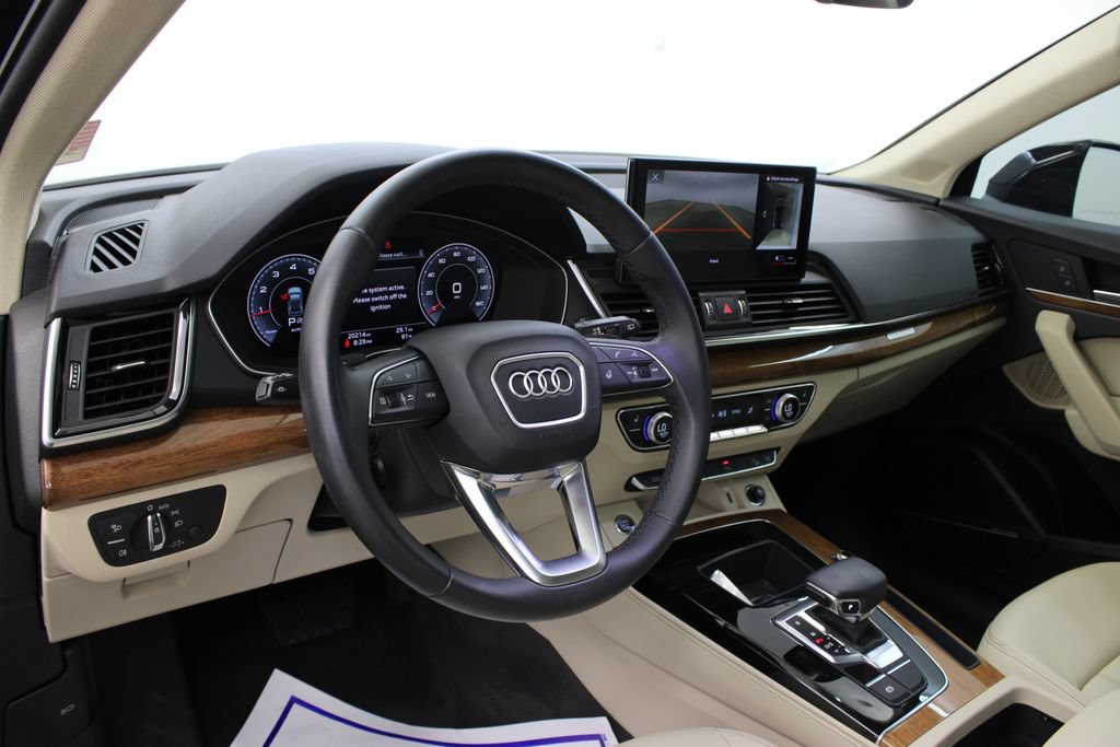 Used 2022 Audi Q5 2.0T Premium Plus w/ Premium Plus Package AWD/4WD image 16