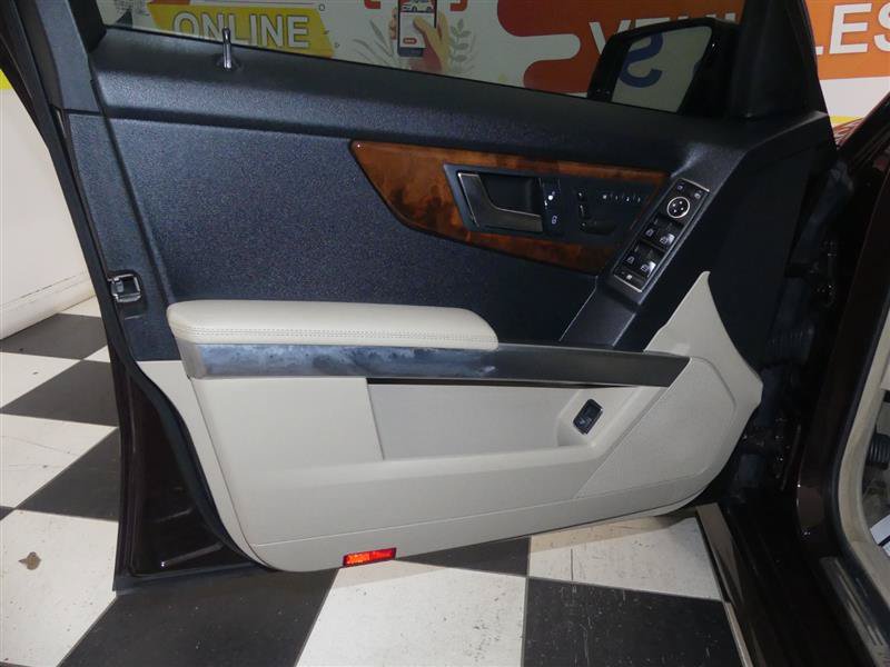 Used 2012 Mercedes-Benz GLK 350 4MATIC image 16