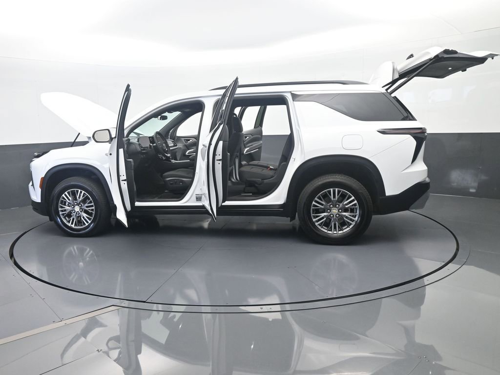 Used 2025 Chevrolet Traverse LT FWD image 72