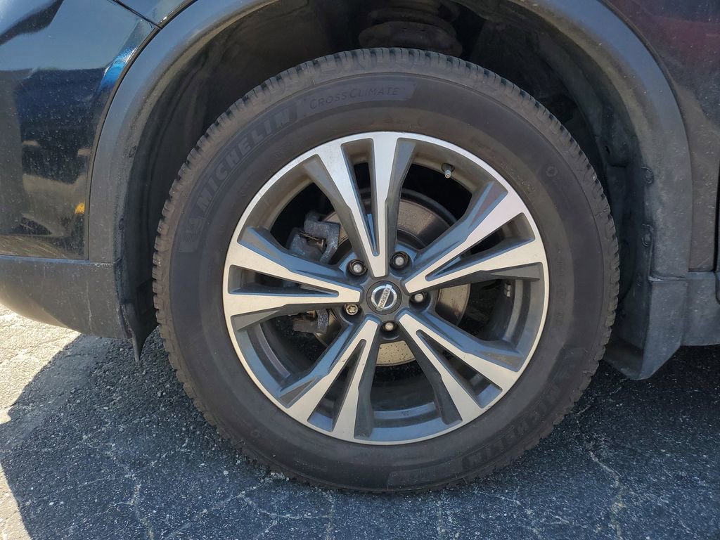 Used 2017 Nissan Rogue SL w/ SL Premium Package AWD/4WD image 4