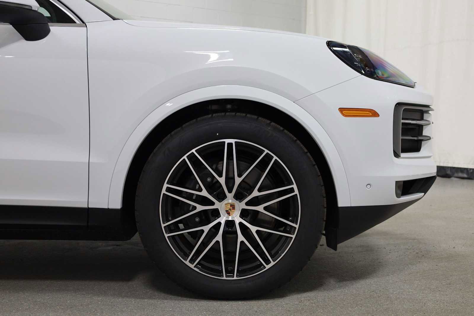 New 2026 Porsche Cayenne Coupe AWD/4WD image 11