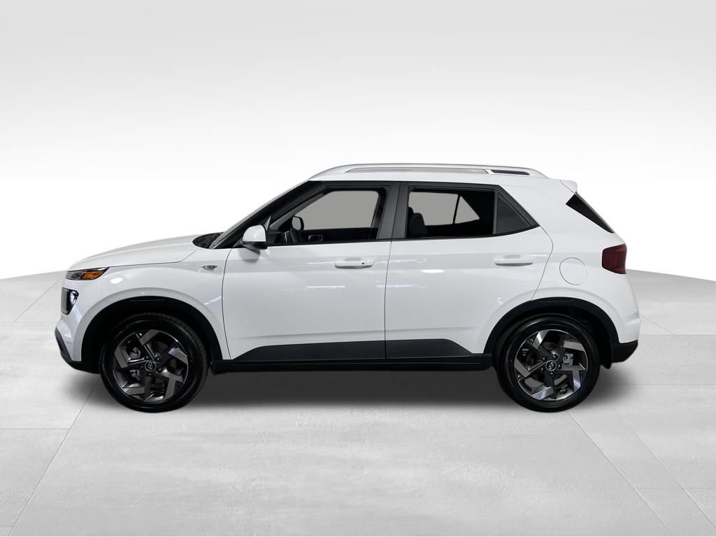 New 2026 Hyundai Venue SEL FWD image 2