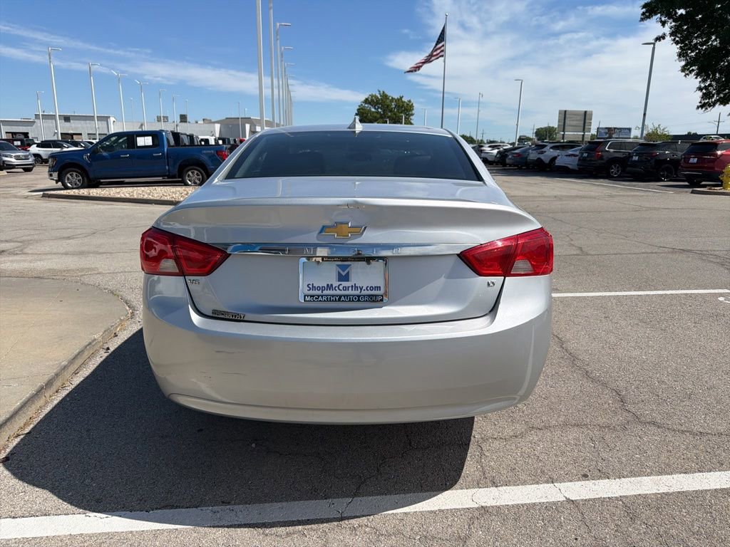 Used 2015 Chevrolet Impala LT FWD image 4