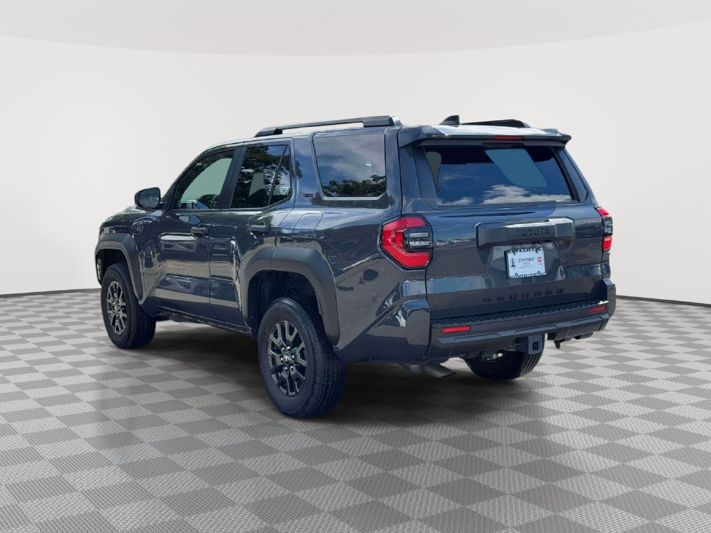 Used 2025 Toyota 4Runner SR5 AWD/4WD image 5