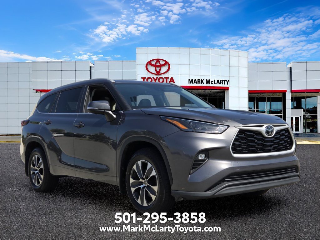 Used 2025 Toyota Highlander XLE AWD/4WD image 7