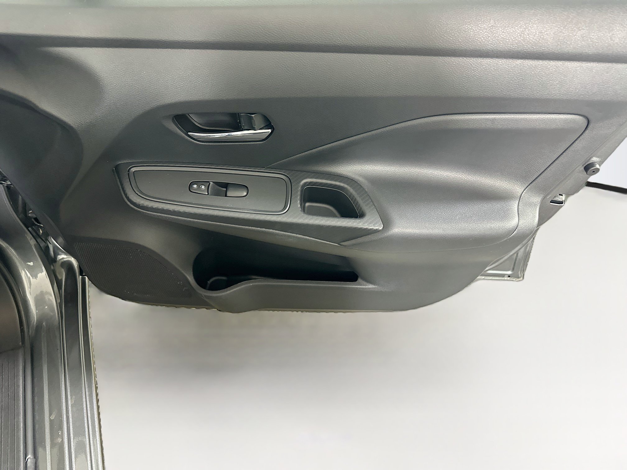 Used 2024 Nissan Versa SV FWD image 28