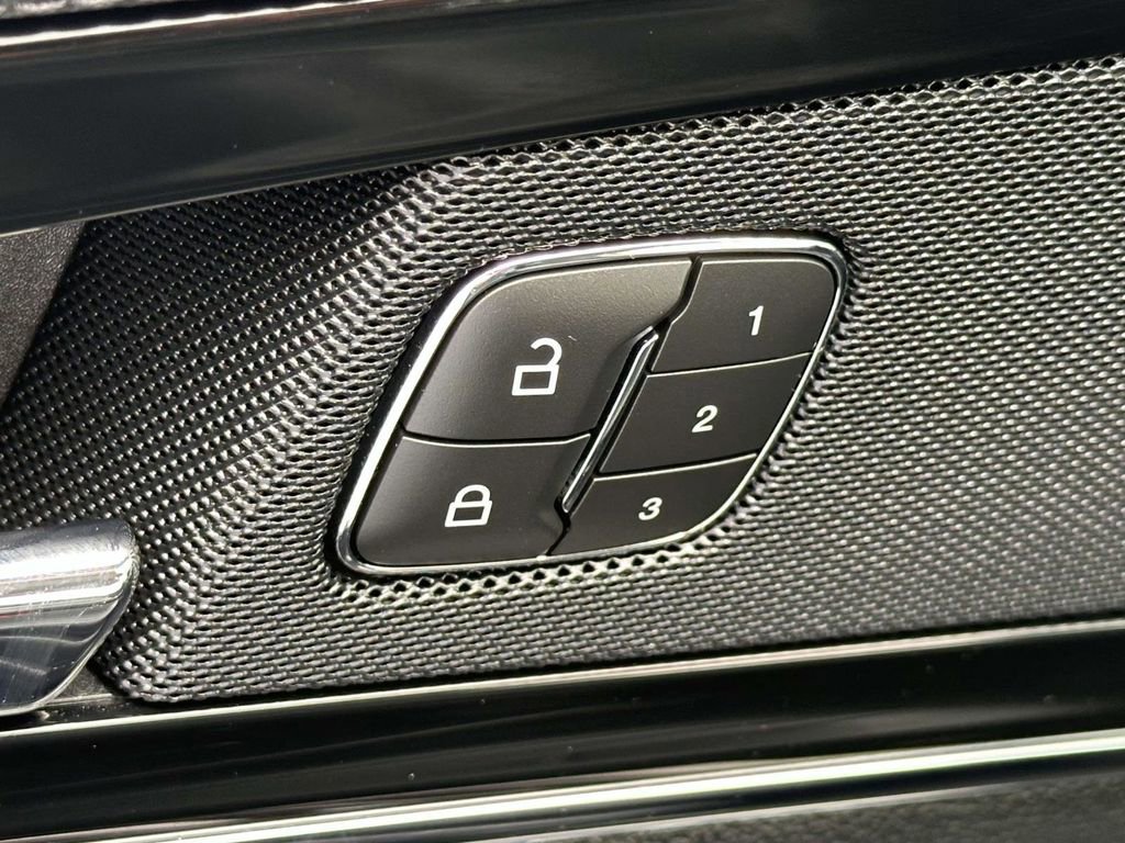 Used 2023 Lincoln Nautilus Reserve w/ Luxury Package image 10