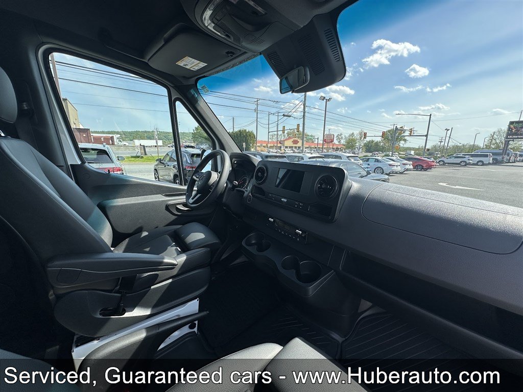 Used 2024 Mercedes-Benz Sprinter 2500 image 30