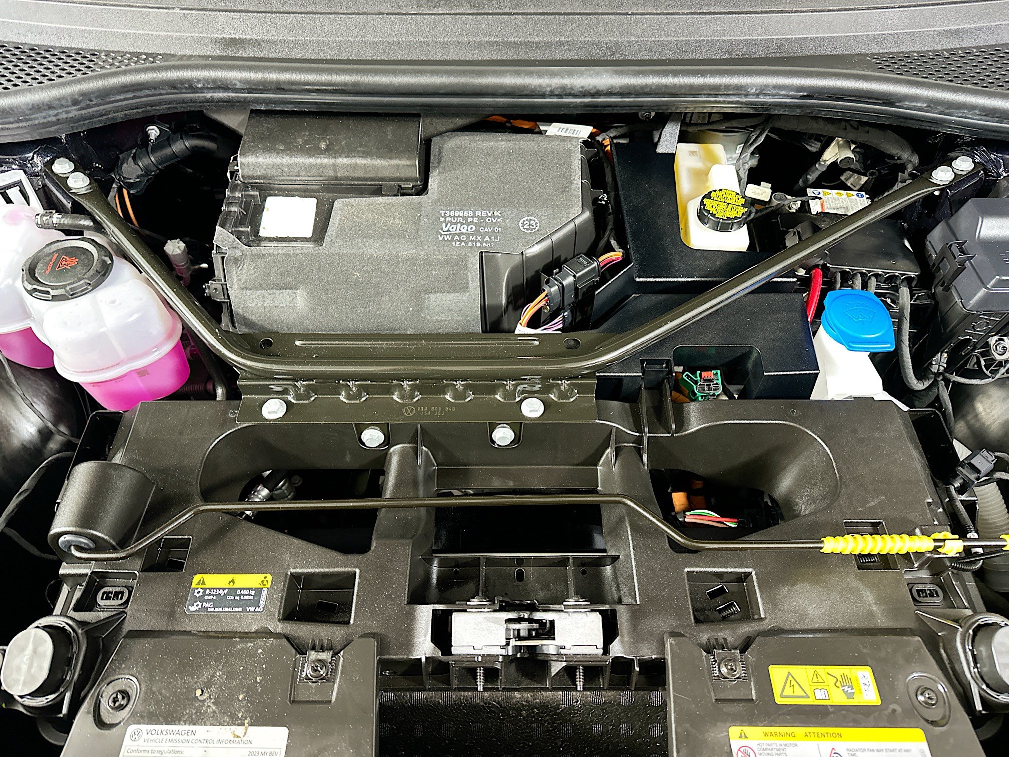 Used 2023 Volkswagen ID.4 2WD image 32