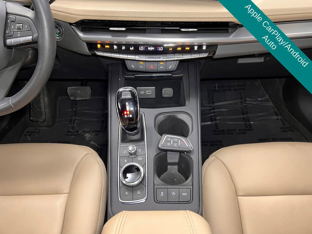 Used 2024 Cadillac XT4 Luxury w/ Cold Weather Package FWD image 13