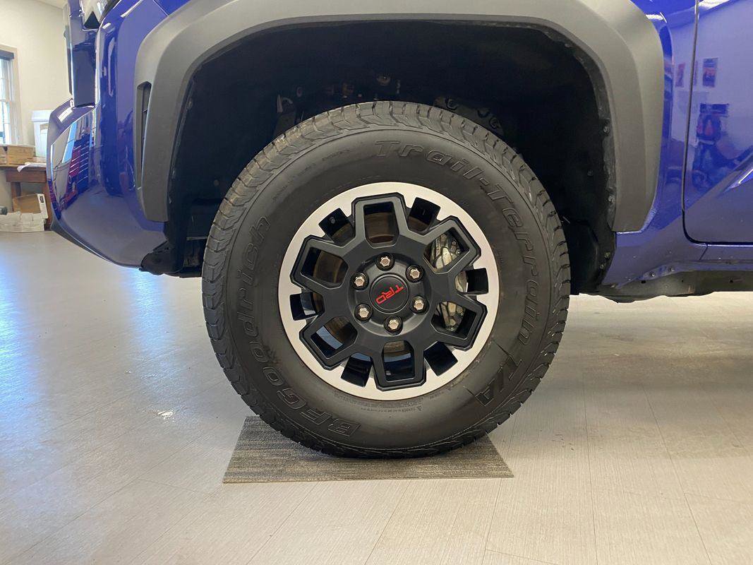 Used 2025 Toyota Tacoma TRD Off-Road image 19