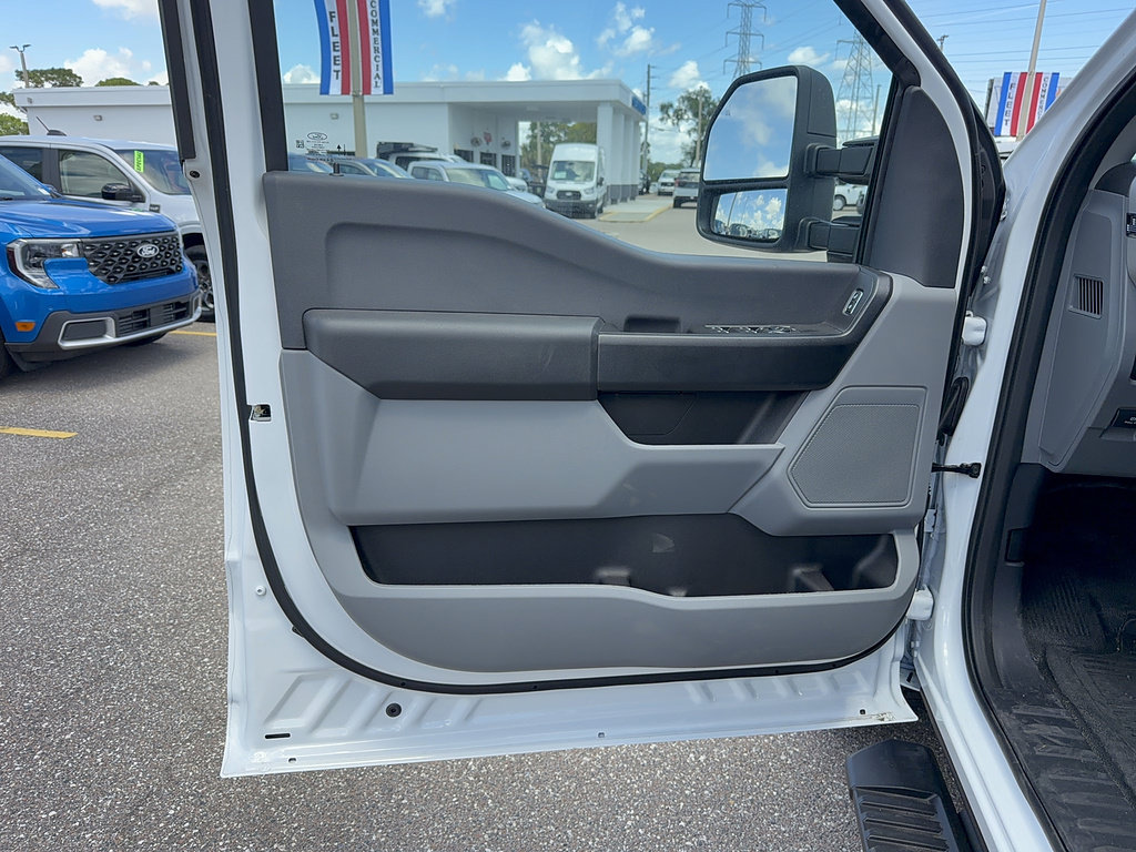 New 2026 Ford F350 XL w/ XL Chrome Package RWD image 17