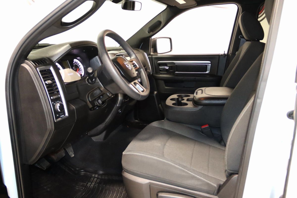 Used 2024 RAM 1500 Classic Warlock image 30
