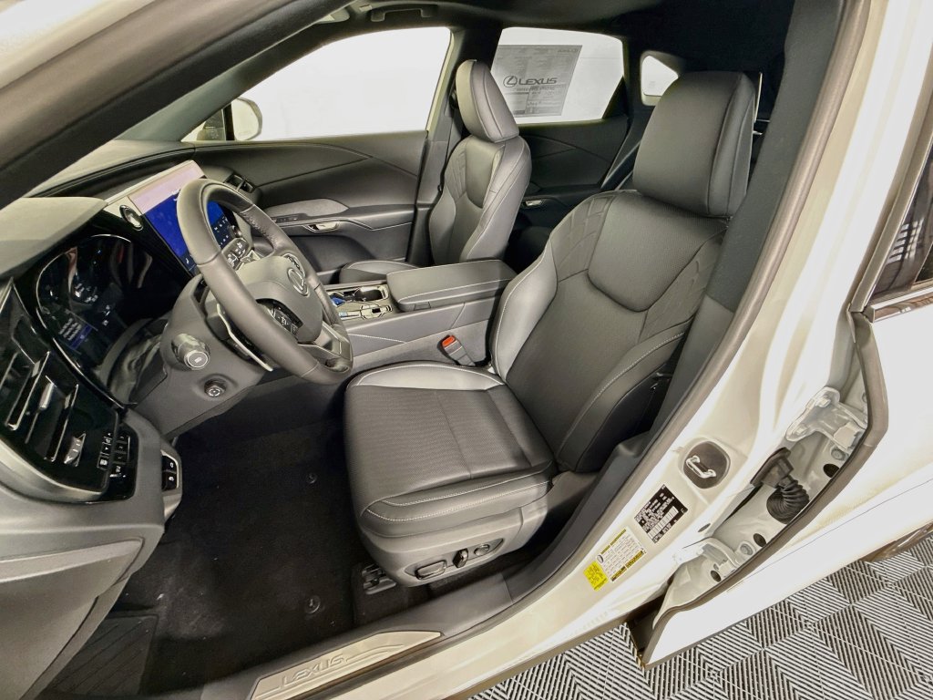 New 2026 Lexus RX 450h AWD w/ Convenience Package image 16