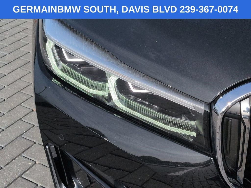 Used 2022 BMW ALPINA B7 xDrive AWD/4WD image 11