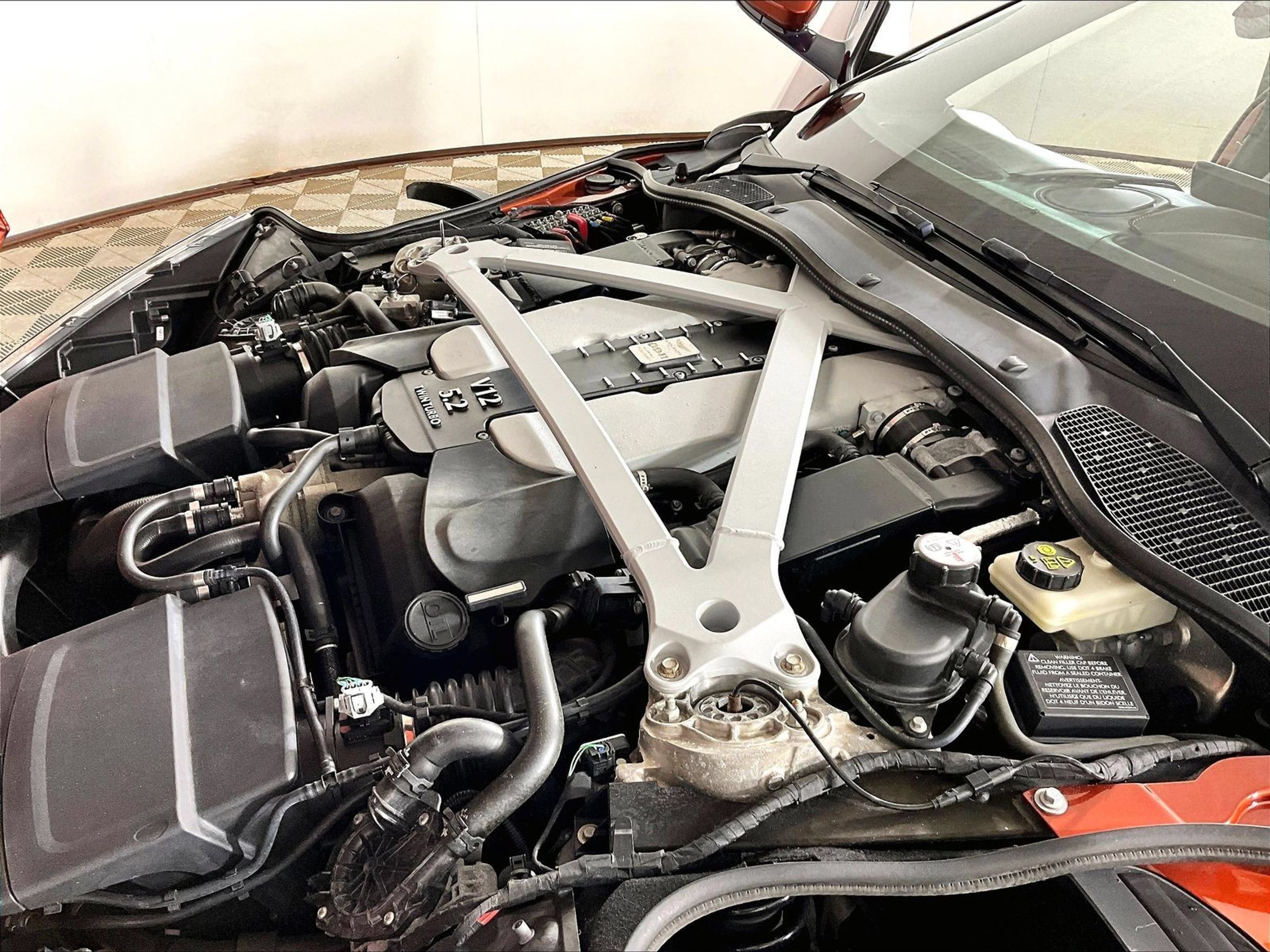Used 2017 Aston Martin DB11 V12 RWD image 25