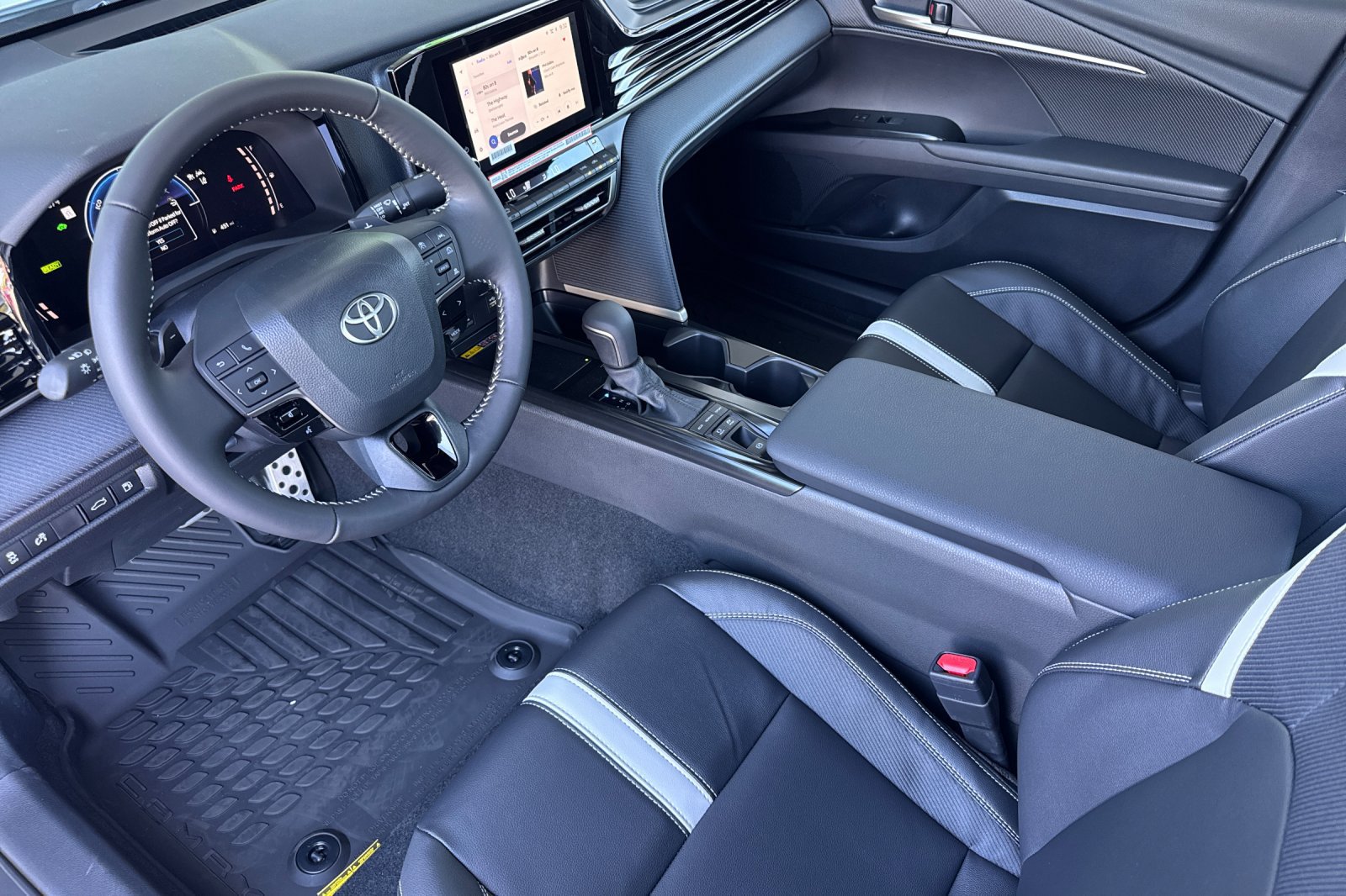 New 2026 Toyota Camry SE FWD image 12