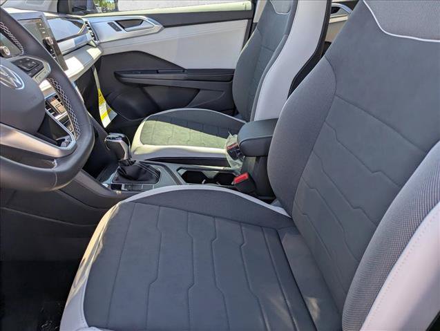 New 2026 Volkswagen Taos SE FWD image 23