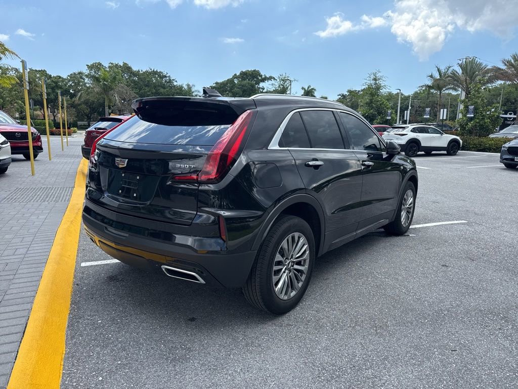 Used 2024 Cadillac XT4 Premium Luxury FWD image 6
